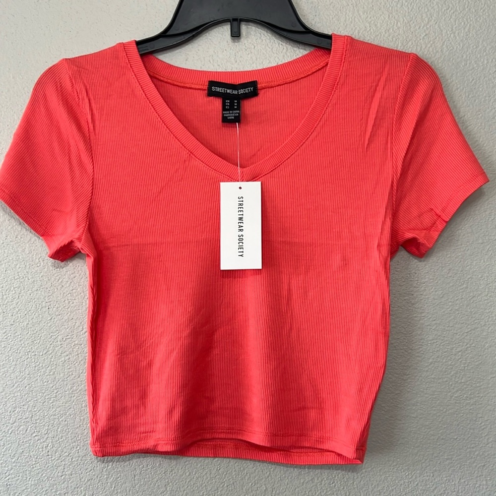 Women’s short sleeve V-neck cropped‎ top multiple sizes
